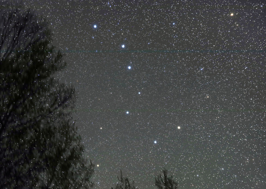 photo of an exceptionally starry sky with the Big Dipper constellation highlighted