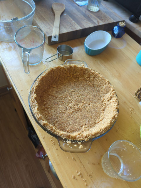 photo of a graham cracker crust