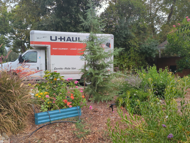 photo of a U-Haul moving truck