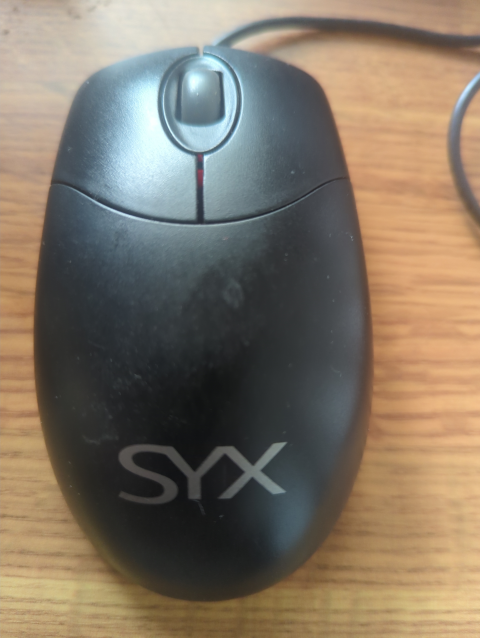 photo of a "SYX"-branded mouse